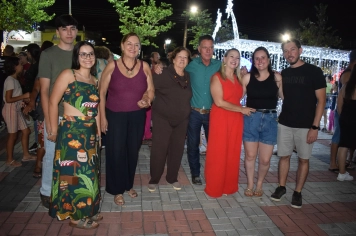 Foto - “Luzes da Esperança” transforma Nazaré Paulista e inaugura o Natal 2025 com emoção e brilho