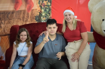 Foto - Inesquecível: chegada do Papai Noel reforça a magia do Natal em Nazaré Paulista