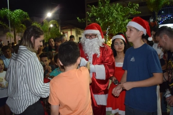 Foto - “Luzes da Esperança” transforma Nazaré Paulista e inaugura o Natal 2025 com emoção e brilho
