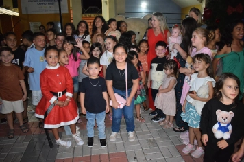 Foto - “Luzes da Esperança” transforma Nazaré Paulista e inaugura o Natal 2025 com emoção e brilho