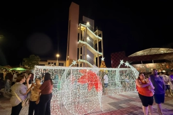 Foto - “Luzes da Esperança” transforma Nazaré Paulista e inaugura o Natal 2025 com emoção e brilho