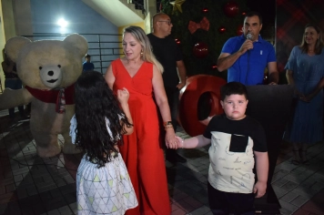 Foto - “Luzes da Esperança” transforma Nazaré Paulista e inaugura o Natal 2025 com emoção e brilho