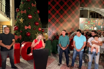 Foto - “Luzes da Esperança” transforma Nazaré Paulista e inaugura o Natal 2025 com emoção e brilho