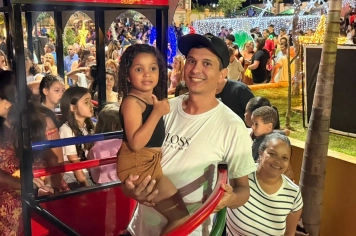 Foto - “Luzes da Esperança” transforma Nazaré Paulista e inaugura o Natal 2025 com emoção e brilho