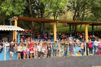 Foto - Inesquecível: chegada do Papai Noel reforça a magia do Natal em Nazaré Paulista