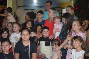 Foto - “Luzes da Esperança” transforma Nazaré Paulista e inaugura o Natal 2025 com emoção e brilho