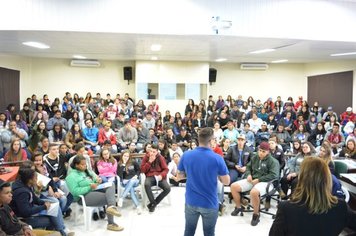 Foto - Terceira Ação Jovem reúne 250 alunos de 2º e 3º do ensino médio da rede pública de Nazaré Paulista