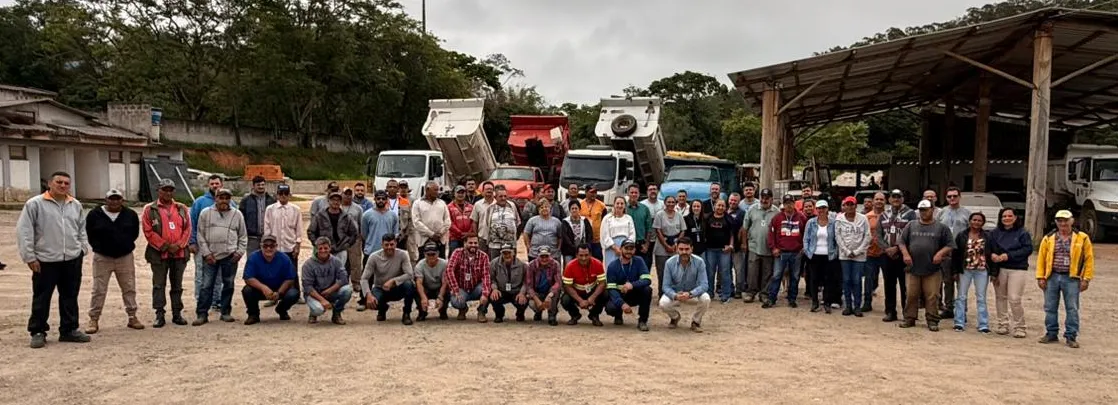 Prefeita Professora Guinha dá boas-vindas à equipe da Garagem Municipal e marca início das atividades de 2026 em Nazaré Paulista