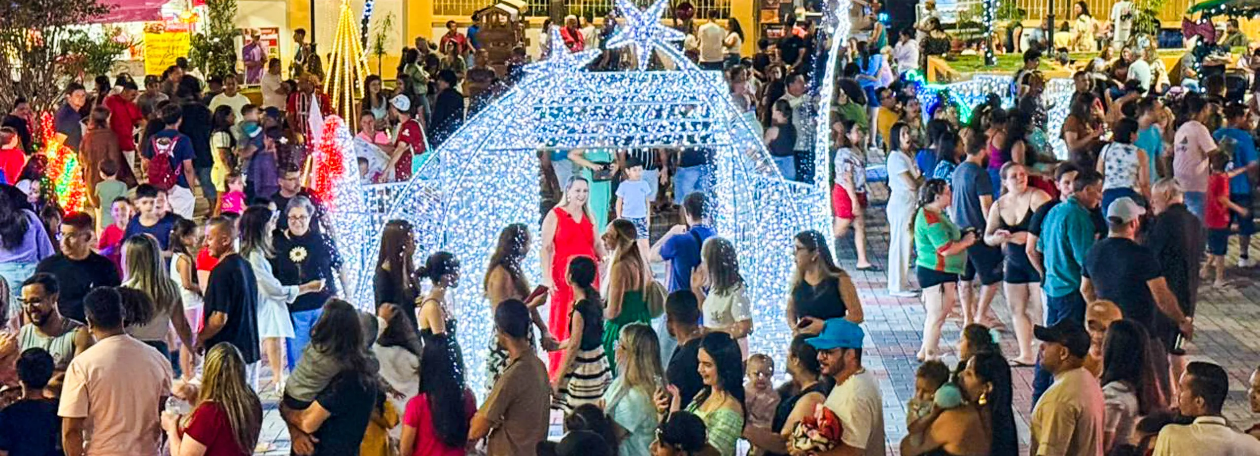 “Luzes da Esperança” transforma Nazaré Paulista e inaugura o Natal 2025 com emoção e brilho