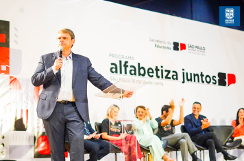 Nazaré Paulista participa de premiação e pactuação do programa Alfabetiza Juntos SP