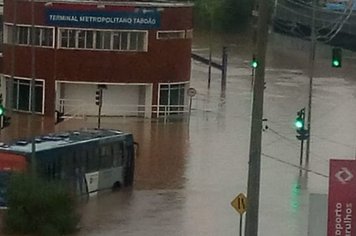 Chuvas Fortes: Prefeitura de Nazaré Paulista suspende transporte universitário para São Paulo e Guarulhos 