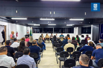 Prefeita Professora Guinha recebe representantes do Ministério da Saúde para reunião estratégica em Nazaré Paulista