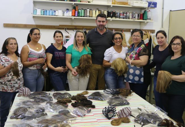Prefeitura de Nazaré Paulista inicia curso de perucas da Campanha “Fios de Amor”