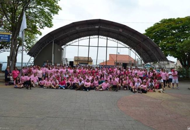 Caminhada do Outubro Rosa foi sucesso de conscientização em Nazaré Paulista 