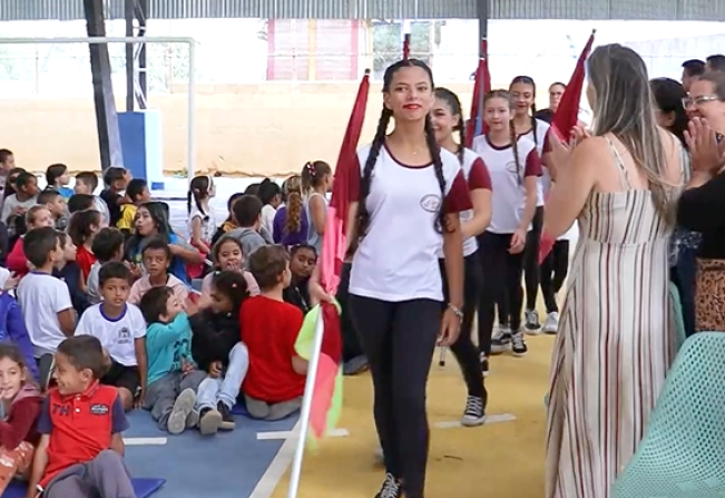 Alunos da rede municipal de educação de Nazaré Paulista realizam apresentação, do projeto Educação com Música e Cidadania