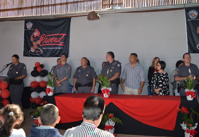 Escolas da rede pública realizam formatura do Proerd em parceria com a Polícia Militar em Nazaré Paulista 