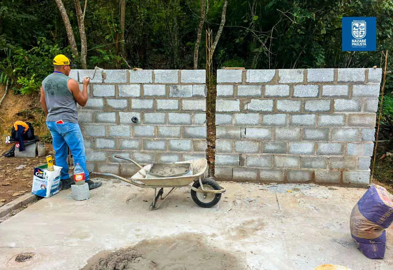PREFEITURA REALIZA MELHORIAS EM PONTO DE ÔNIBUS NA ESTRADA MUNICIPAL DO ARAÚJO