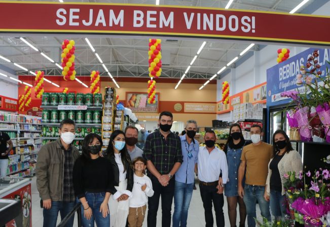 Prefeito Murilo Pinheiro participa da inauguração do supermercado Big em Nazaré Paulista