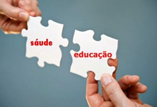 PREFEITURA DE NAZARÉ PAULISTA PROMOVE FORMAÇÃO DO PROTOCOLO SANITÁRIA PARA OS PROFISSIONAIS DA EDUCAÇÃO E EMPRESAS TERCEIRIZADAS DE TRANSPORTE ESCOLAR  Na tarde de quinta-feira, 4 de fevereiro, uma ação intersetorial realizada pela Prefeitura, organizada 