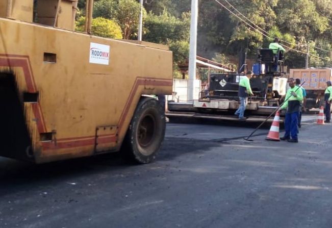 PREFEITURA DE NAZARÉ PAULISTA INICIA RECAPEAMENTO DA ESTRADA MUNICIPAL JOÃO FABIANO BARBOSA NO BAIRRO DO CUIABÁ