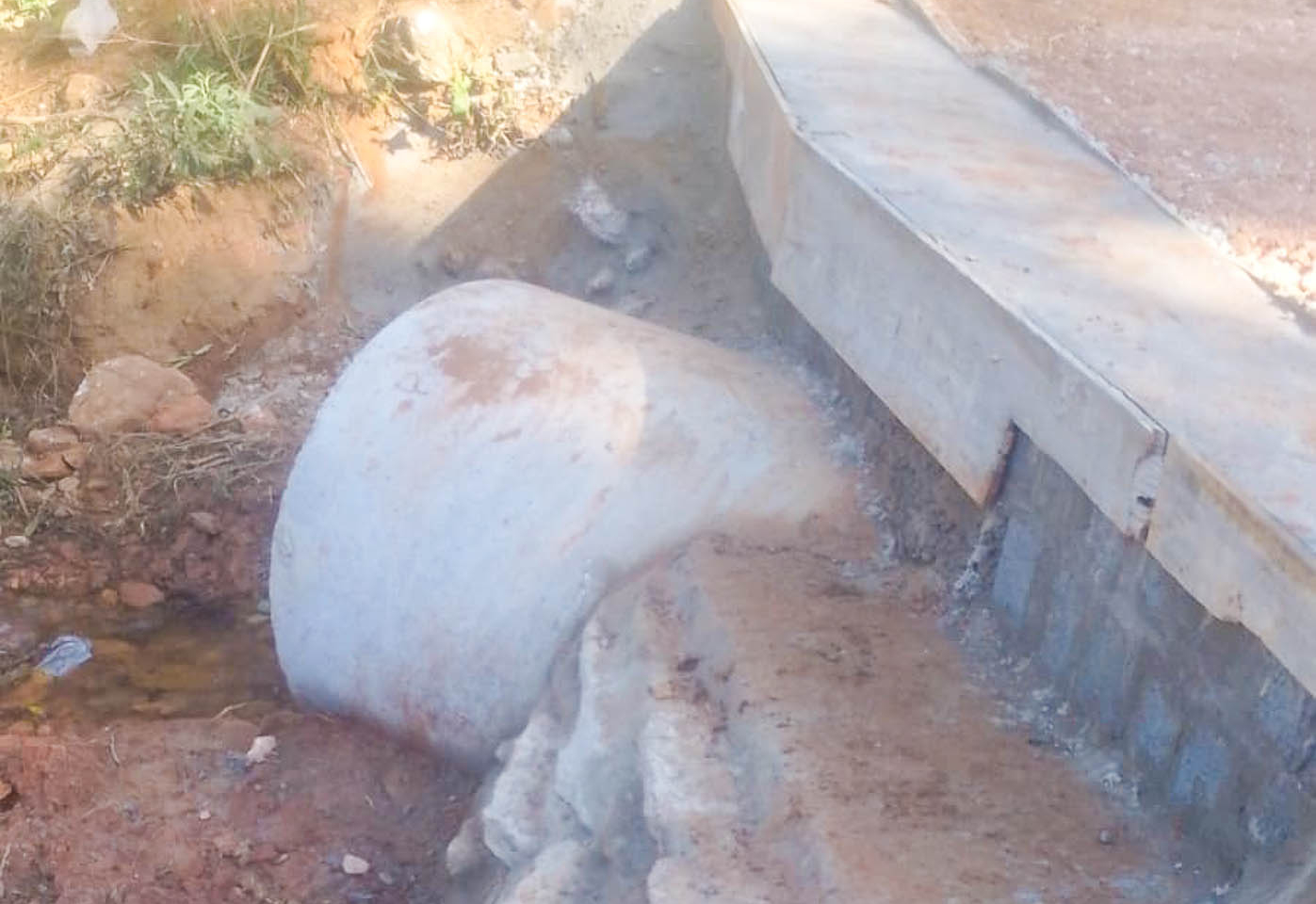 Prefeitura de Nazaré Paulista realiza serviço de drenagem no bairro Vicente Nunes