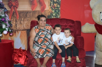 Foto - Inesquecível: chegada do Papai Noel reforça a magia do Natal em Nazaré Paulista