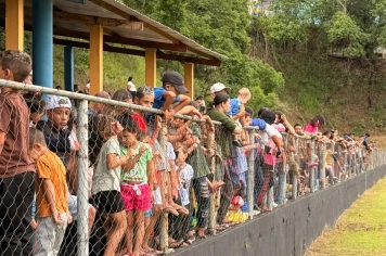 Foto - Inesquecível: chegada do Papai Noel reforça a magia do Natal em Nazaré Paulista