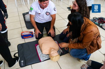 CAPACITAÇÃO EM PRIMEIROS SOCORROS FORTALECE SEGURANÇA NAS ESCOLAS MUNICIPAIS 