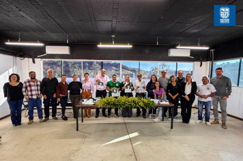 Congada Preto e Branco recebe novos uniformes em cerimônia de valorização cultural em Nazaré Paulista