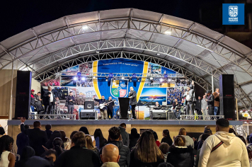 “Sábado Adoração” emociona fiéis na Praça Álvaro Guião e fortalece a união em Nazaré Paulista