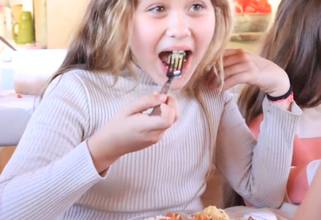 Prefeitura realiza Churrasco na merenda, na escola estadual Henrique Miguel Hacl no bairro Divininho em Nazaré Paulista