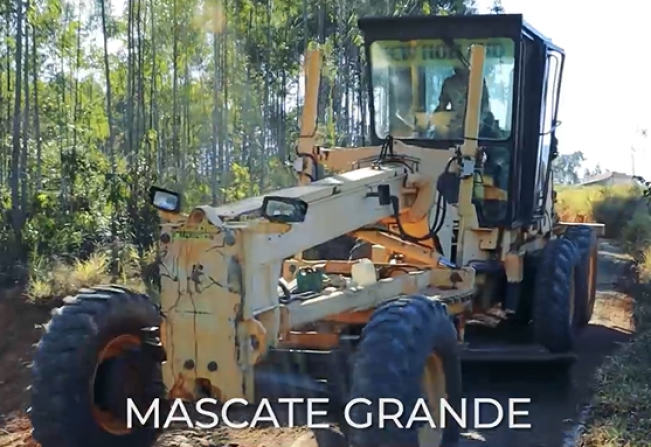 Prefeitura realiza manutenção de estradas no bairro Mascate Grande em Nazaré Paulista