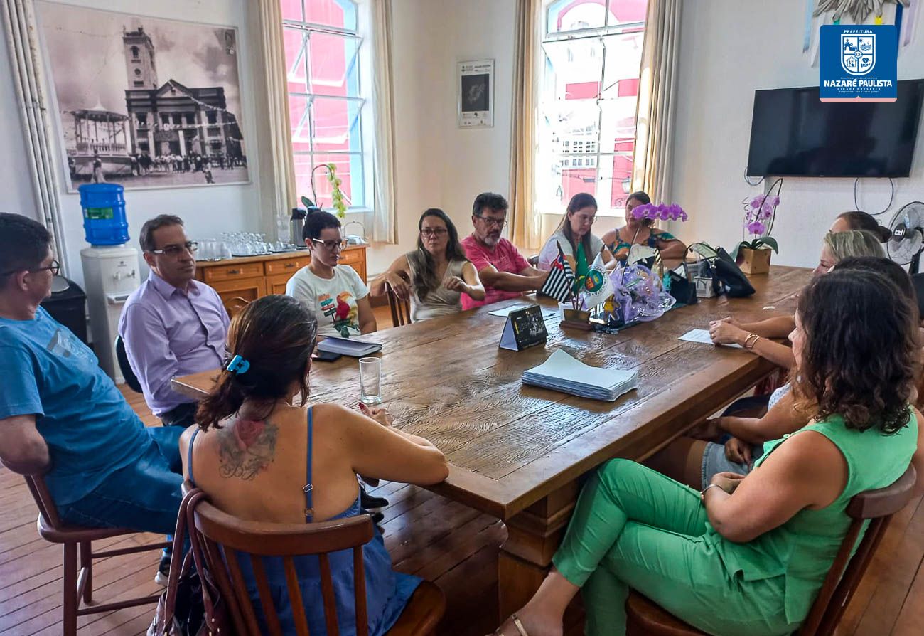 Prefeita de Nazaré Paulista realiza reunião para discutir retenção de impostos