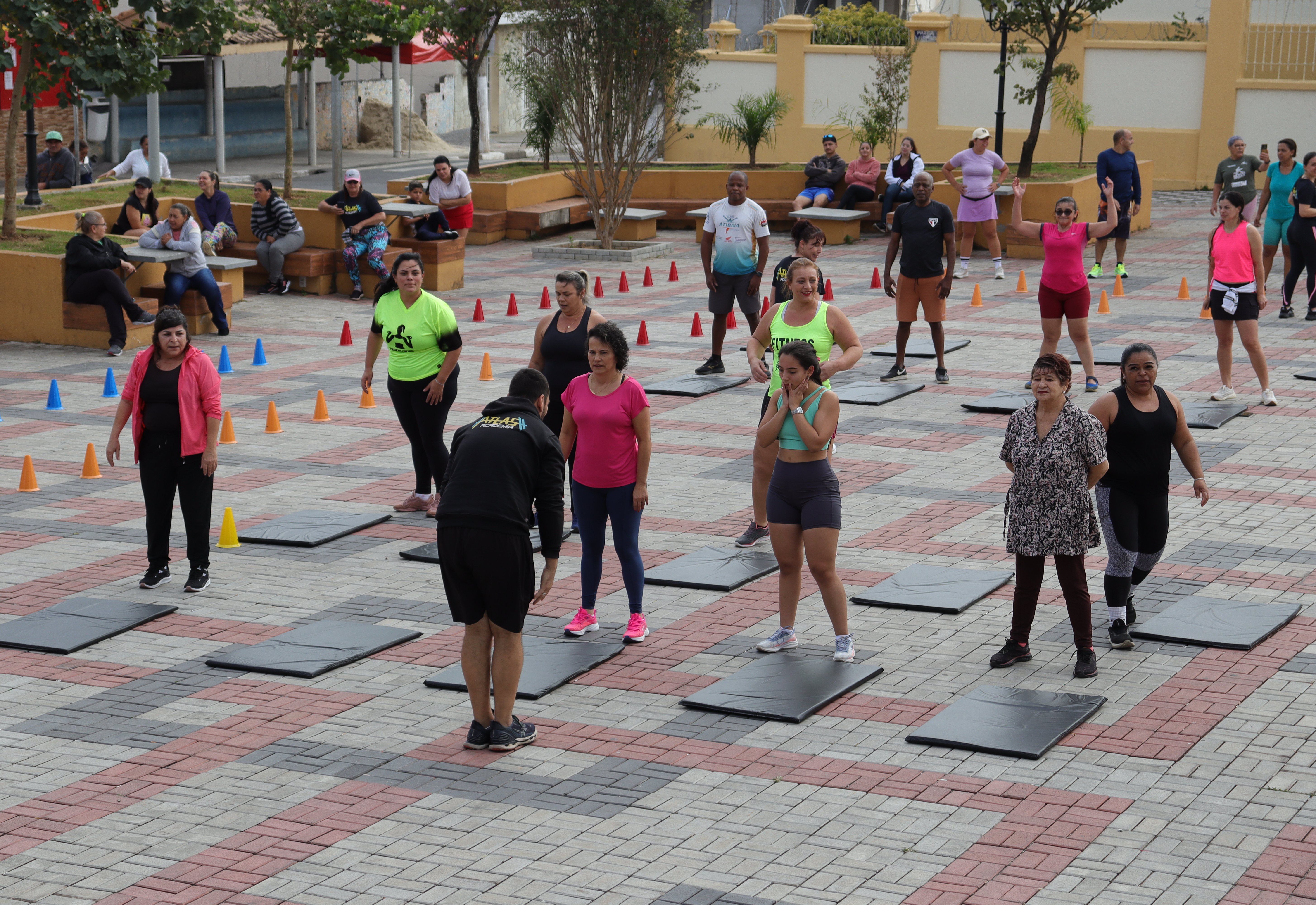 Prefeitura realiza com sucesso o 1º movimenta Nazaré na praça Álvaro Guião