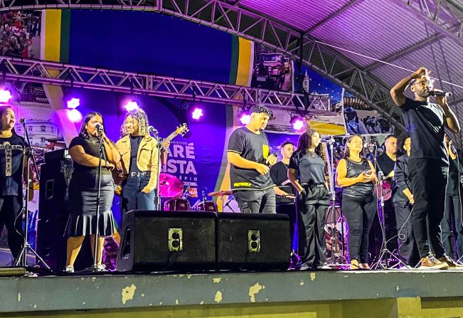 Praça Álvaro Guião em Nazaré Paulista recebeu Sábado com Fé, Louvor e Adoração